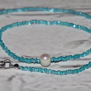 ✨ Blue Glass Beaded Necklace NWOT · 17" long · Solitaire Natural Pearl  Graceful